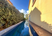 Дом с участком на продажу в городе Cambrils. Фото