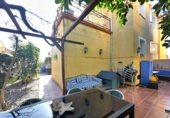 Дом с участком на продажу в городе Cambrils. Фото