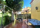 Дом с участком на продажу в городе Cambrils. Фото