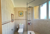 Дом с участком на продажу в городе Cambrils. Фото