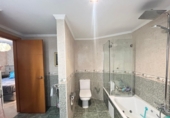 Дом с участком на продажу в городе Cambrils. Фото