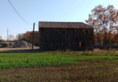 Отдельно стоящий дом с участком на продажу в городе Sant Gregori. Фото