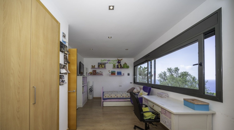Жирона - Lloret de Mar - 1173m2