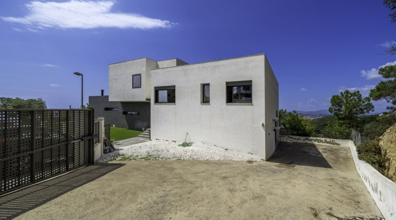 Жирона - Lloret de Mar - 1173m2