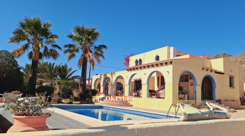 Almeria - Las Marinas - 1723m2
