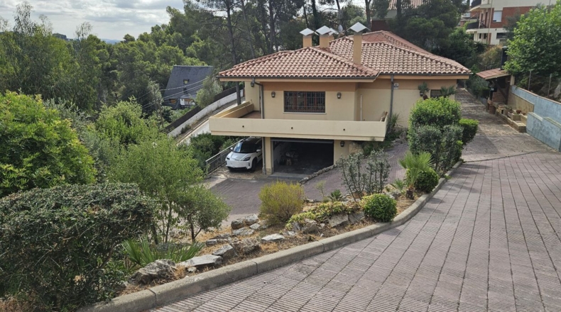 Barcelona - Corbera de Llobregat - 1850m2
