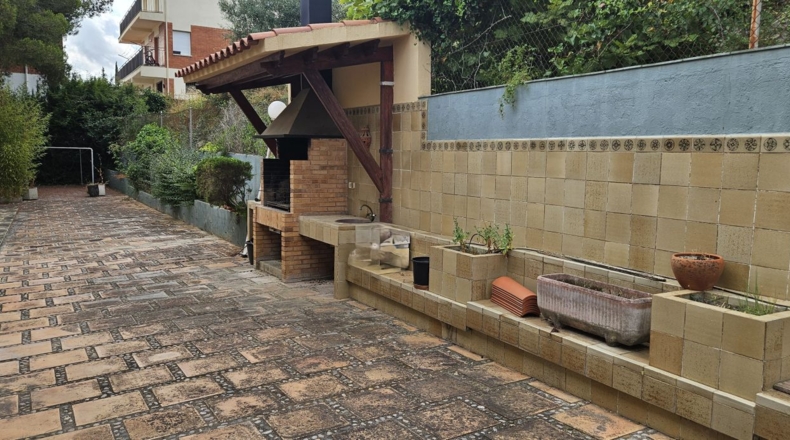 Barcelona - Corbera de Llobregat - 1850m2
