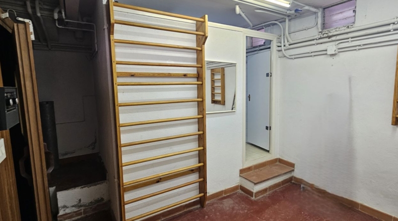 Barcelona - Corbera de Llobregat - 1850m2