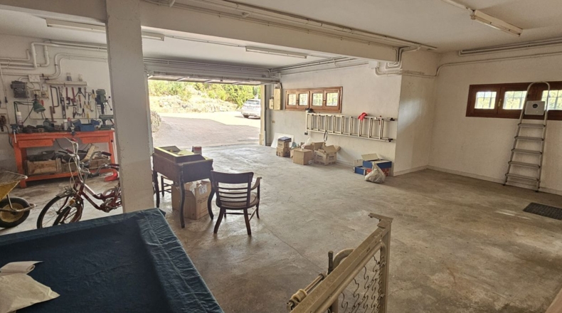 Barcelona - Corbera de Llobregat - 1850m2