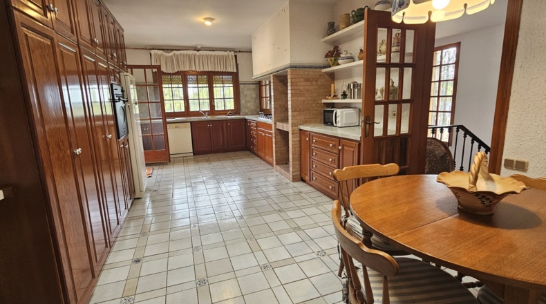 Barcelona - Corbera de Llobregat - 1850m2