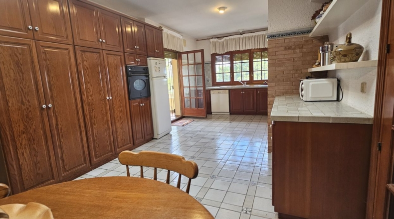 Barcelona - Corbera de Llobregat - 1850m2
