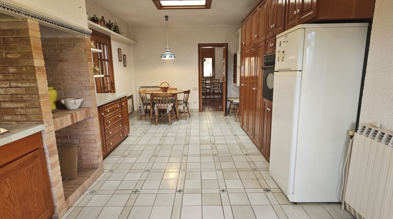 Barcelona - Corbera de Llobregat - 1850m2