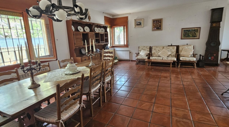Barcelona - Corbera de Llobregat - 1850m2