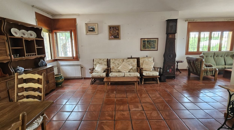 Barcelona - Corbera de Llobregat - 1850m2