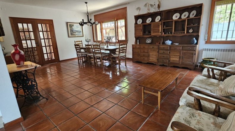 Barcelona - Corbera de Llobregat - 1850m2