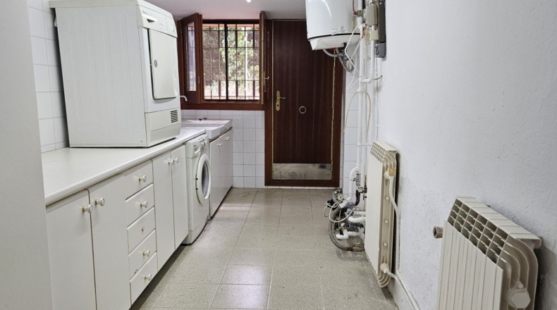 Barcelona - Corbera de Llobregat - 1850m2