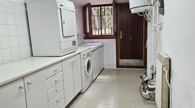 Barcelona - Corbera de Llobregat - 1850m2