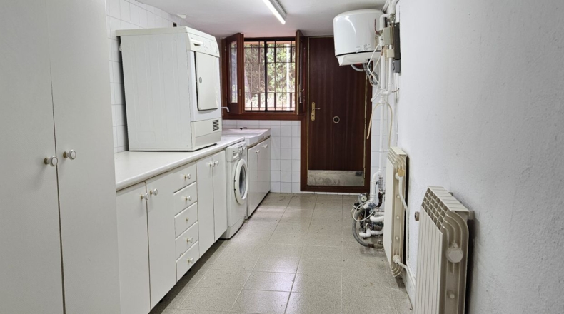 Barcelona - Corbera de Llobregat - 1850m2