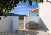 Загородный дом с участком на продажу в городе Cabo de Gata. Фото