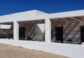 Загородный дом с участком на продажу в городе Cabo de Gata. Фото