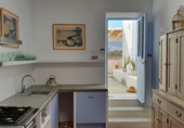 Загородный дом с участком на продажу в городе Cabo de Gata. Фото