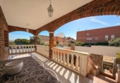 Дом с участком на продажу в городе el Vendrell. Фото
