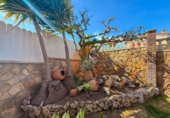 Дом с участком на продажу в городе el Vendrell. Фото