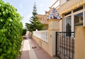 Xalet adossat amb terreny en lloguer a Santa Pola ref.: TR284799 foto