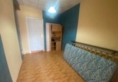 Дом с участком на продажу в городе Tomares. Фото