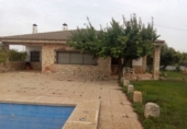 Chalet independiente con terreno en venta en La Roda ref: TR21386 foto
