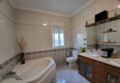 Chalet independiente con terreno en venta en Sisante ref: TR102206 foto