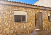 Chalet independiente con terreno en venta en Sisante ref: TR102206 foto