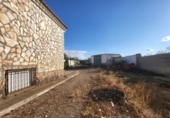 Chalet independiente con terreno en venta en Sisante ref: TR102206 foto