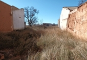 Участок с постройкой на продажу в городе La Gineta Фото
