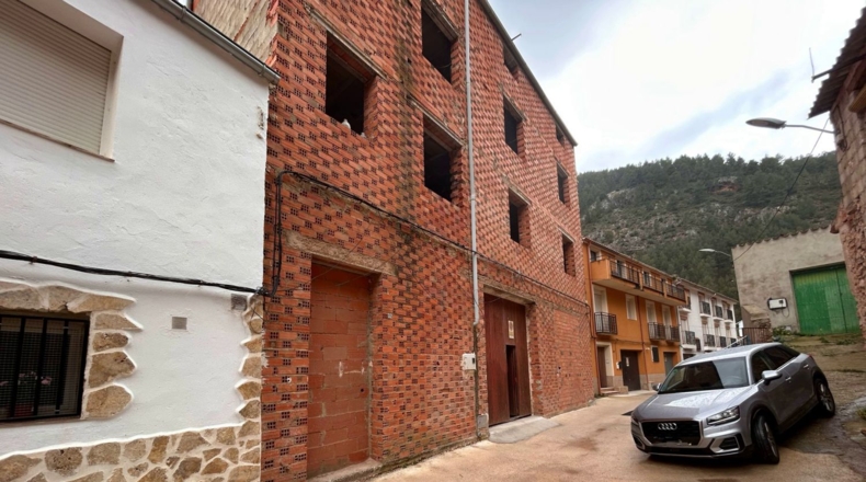 Albacete - Bogarra - 684m2