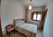 Chalet adosado con terreno en venta en Quintanar del Rey ref: TR372629 foto