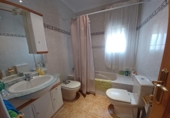Дом с участком на продажу в городе Fuensanta. Фото