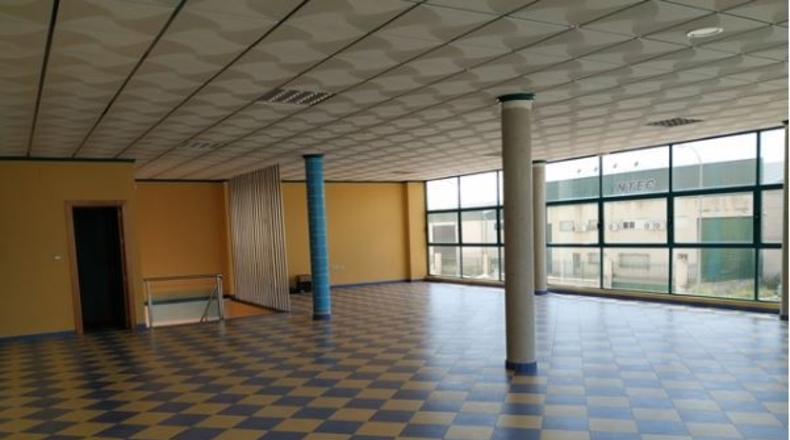 Albacete - La Roda - 480m2
