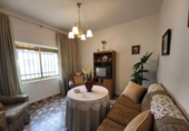 Отдельно стоящий дом с участком на продажу в городе Casas de Benítez. Фото