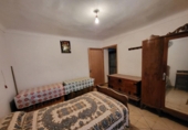 Отдельно стоящий дом с участком на продажу в городе Casas de Benítez. Фото