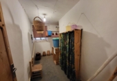 Отдельно стоящий дом с участком на продажу в городе Casas de Benítez. Фото