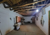 Отдельно стоящий дом с участком на продажу в городе Casas de Benítez. Фото