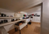 Отдельно стоящий дом с участком на продажу в городе Casas de Benítez. Фото