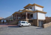 Chalet independiente con terreno en venta en Loja ref: TR80883 foto