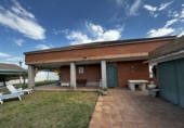 Chalet independiente con terreno en venta en Viana de Cega ref: TR191008 foto