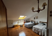 Chalet independiente con terreno en venta en Viana de Cega ref: TR191008 foto