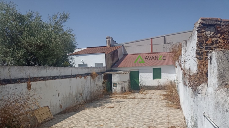 Badajoz - Villanueva del Fresno - 323m2