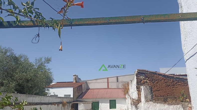 Badajoz - Villanueva del Fresno - 323m2