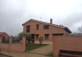 Chalet independiente con terreno en venta en Quintana del Puente ref: TR253063 foto