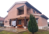 Chalet independiente con terreno en venta en Quintana del Puente ref: TR253063 foto